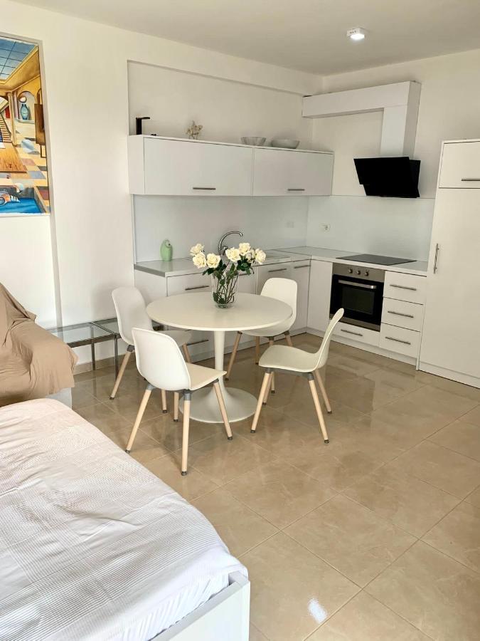 Loli Apartment Luxury White Residence Saranda Zewnętrze zdjęcie