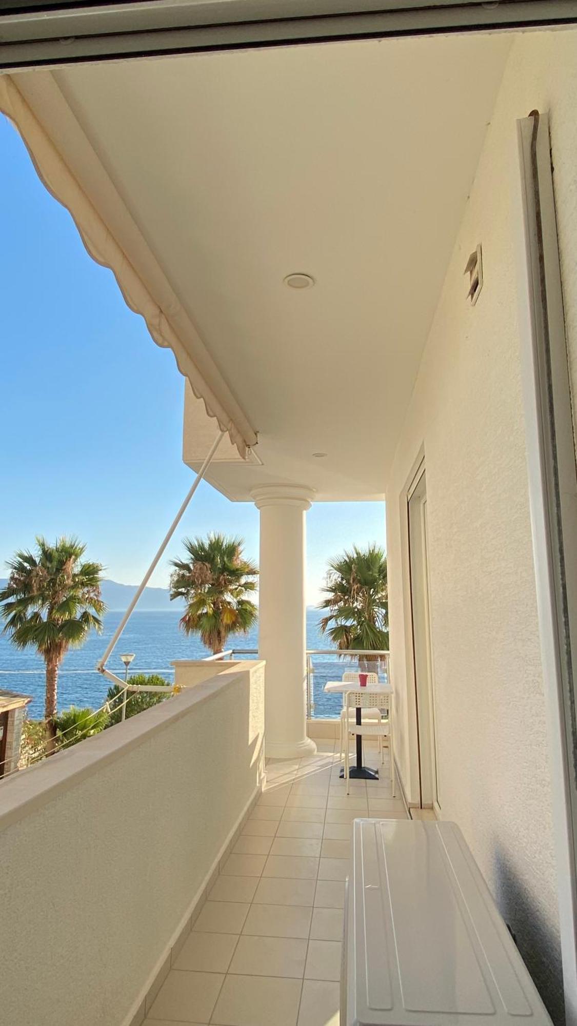 Loli Apartment Luxury White Residence Saranda Zewnętrze zdjęcie
