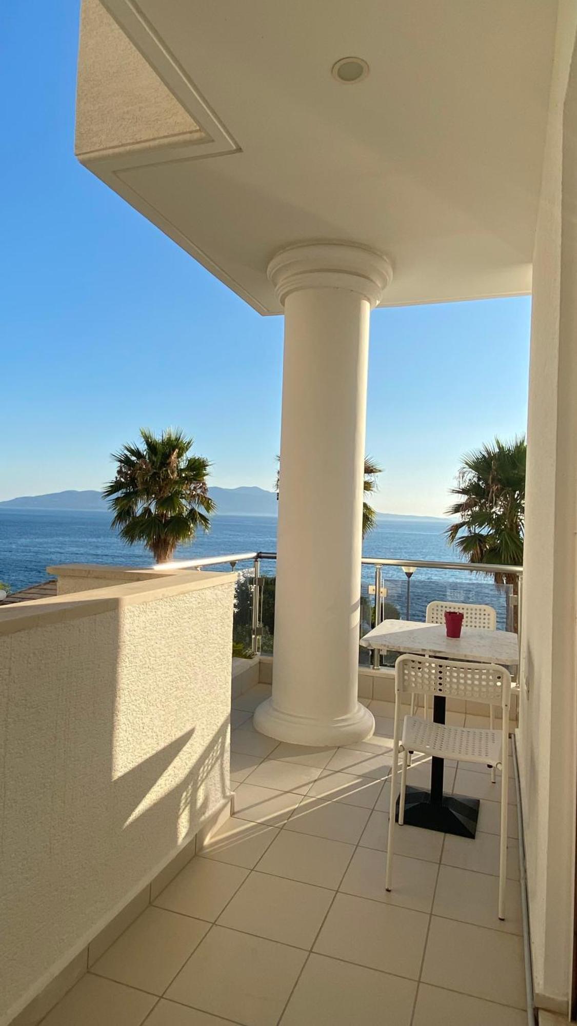 Loli Apartment Luxury White Residence Saranda Zewnętrze zdjęcie